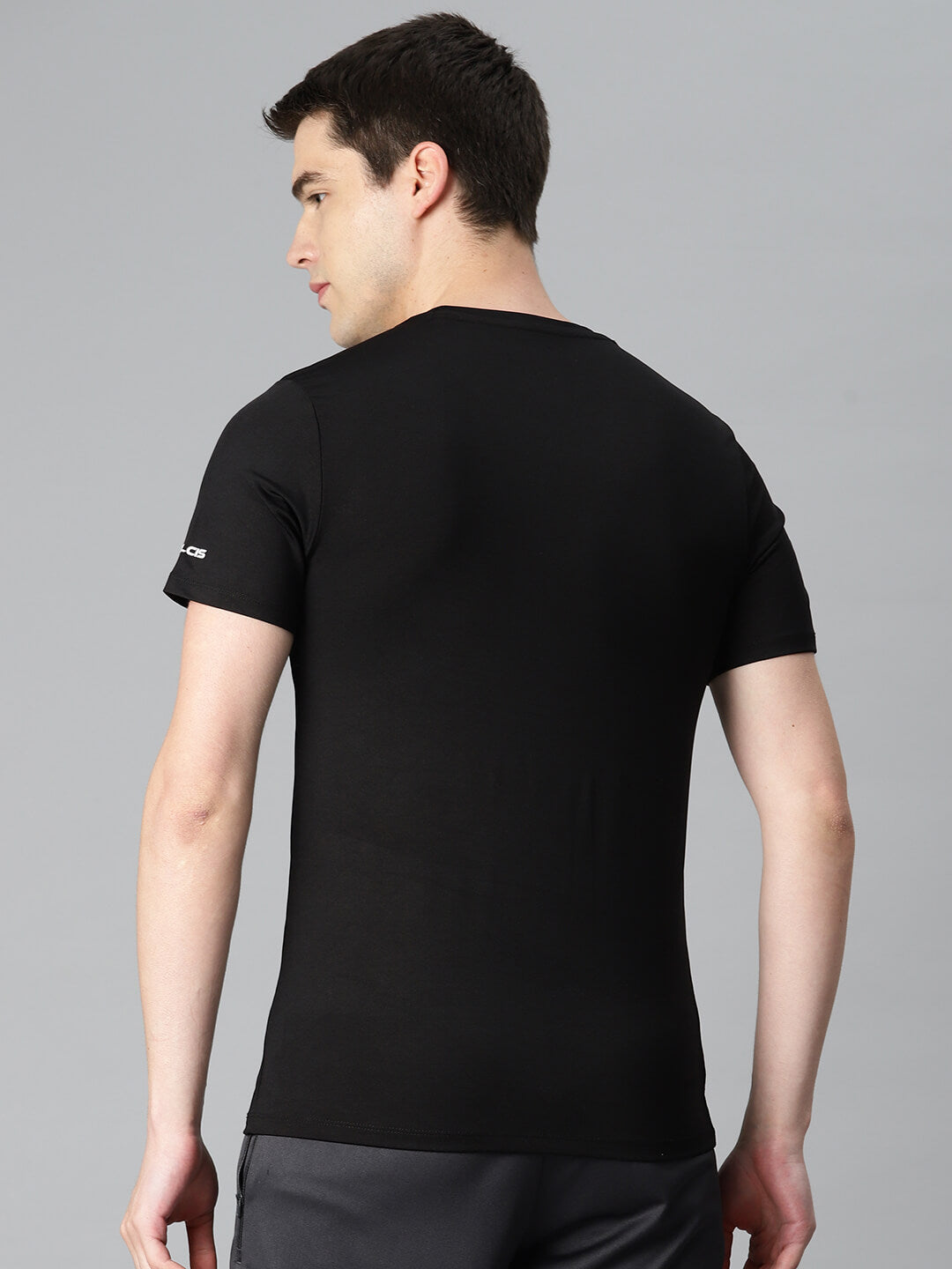 Alcis Men Black Typography Printed Anti Static Slim Fit Sports T-shirt