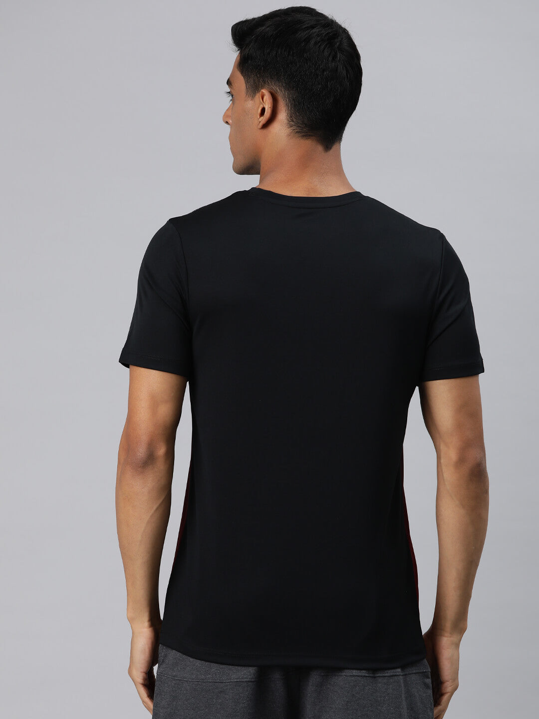 Alcis Men Black Typography Printed Anti Static Slim Fit T-shirt