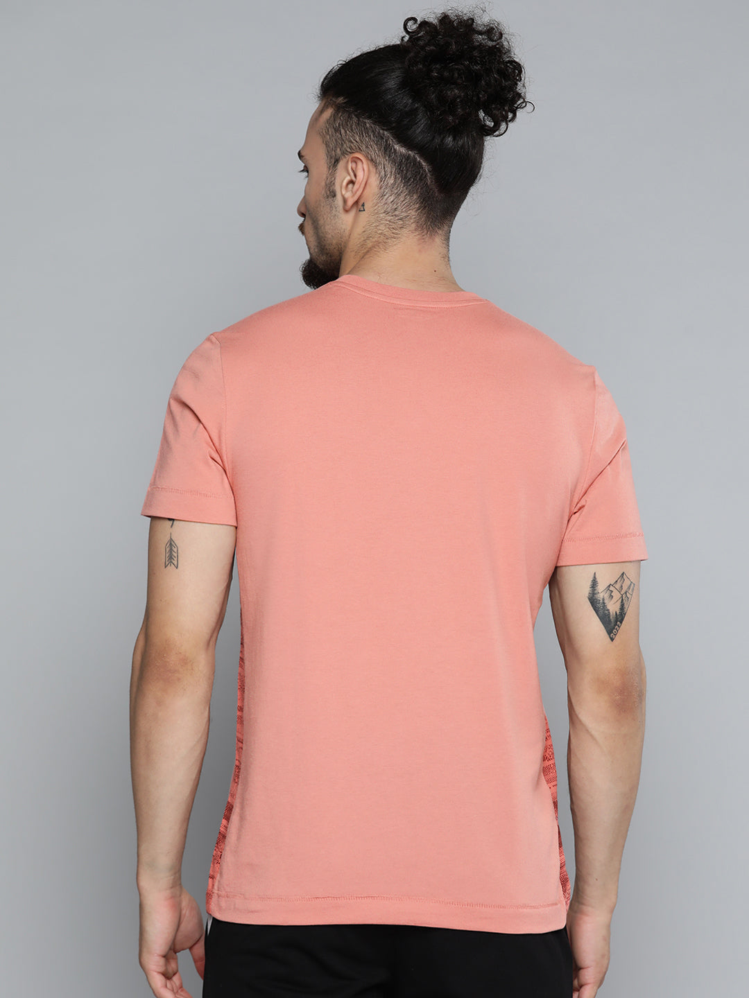 Alcis Men Dusty Pink Solid Slim Fit Gym T-shirt