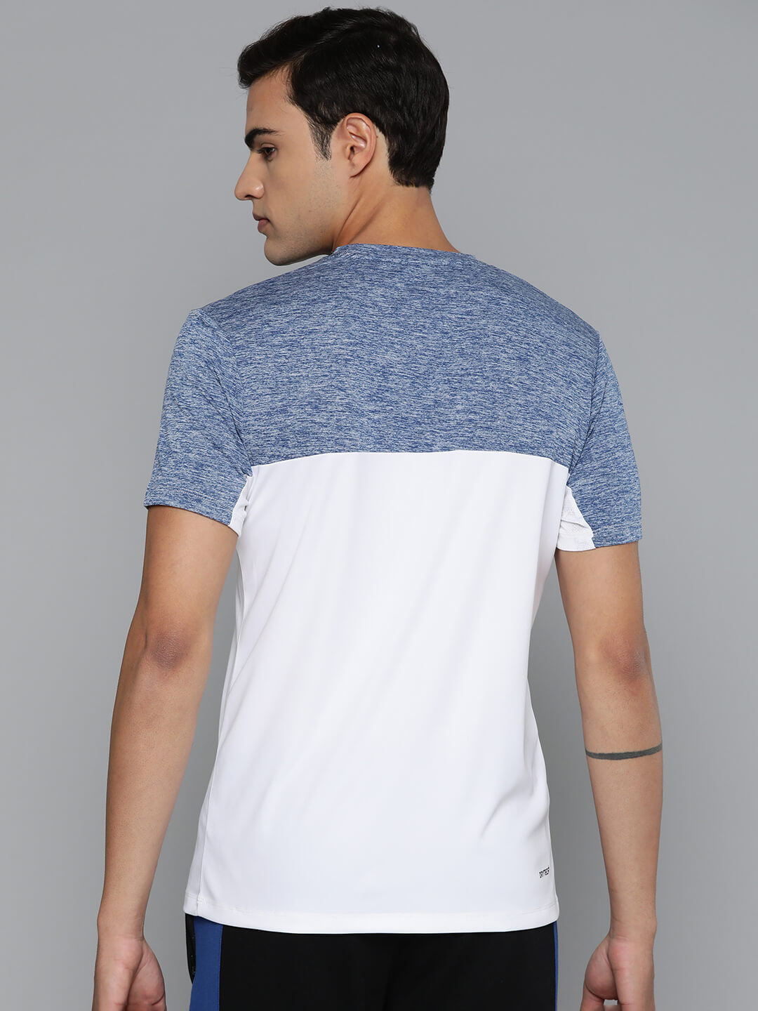 Alcis Men White Blue Colourblocked Dry Tech Slim Fit Sports T-shirt