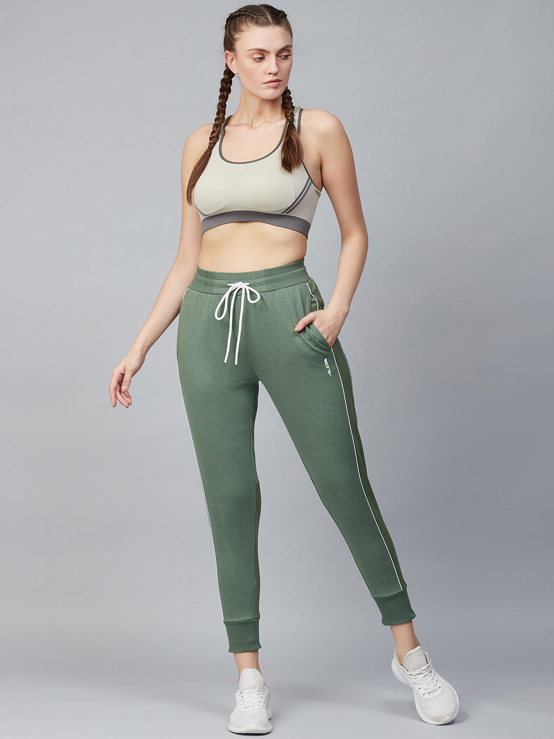 Alcis Women Olive Green Slim Fit Solid Cropped Joggers