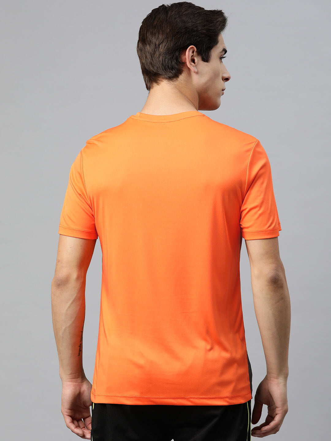 Alcis Men Geometric Printed Anti Static Slim Fit Sports T-shirt