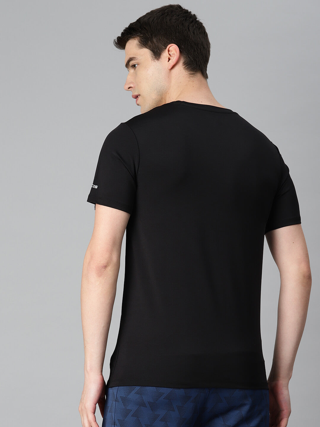 Alcis Men Black Typography Printed Anti Static Slim Fit Sports T-shirt