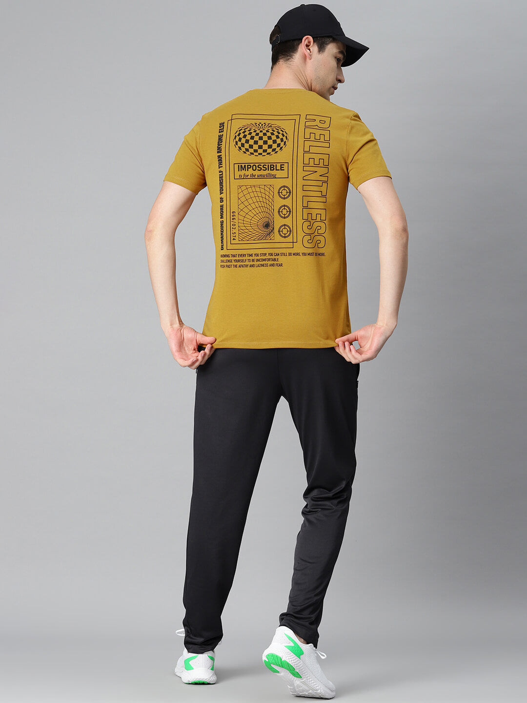 Alcis Men Mustrad Yellow Printed Sports T-shirt