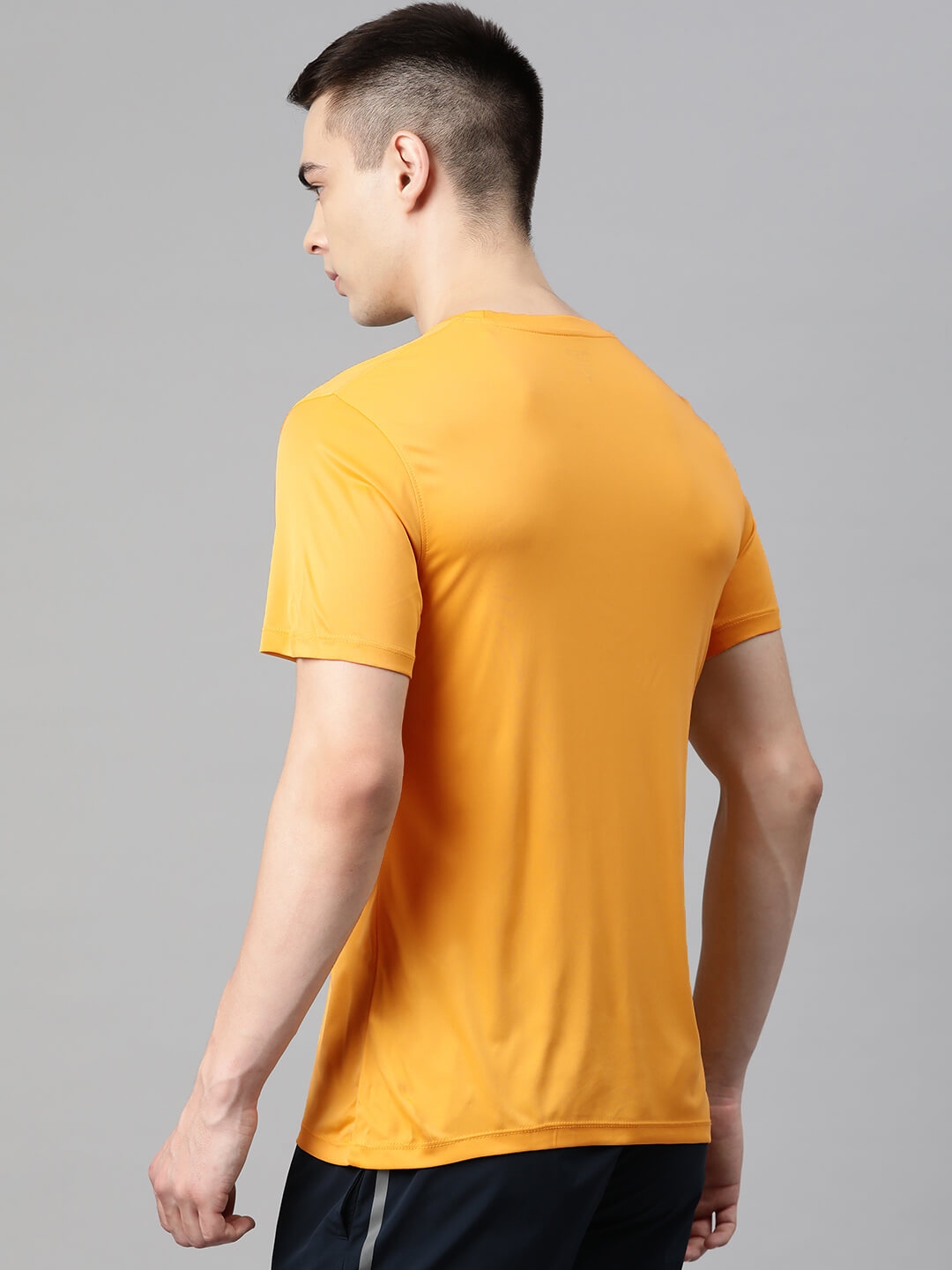 Alcis Men Anti Static Reflective Slim Fit Sports T-shirt