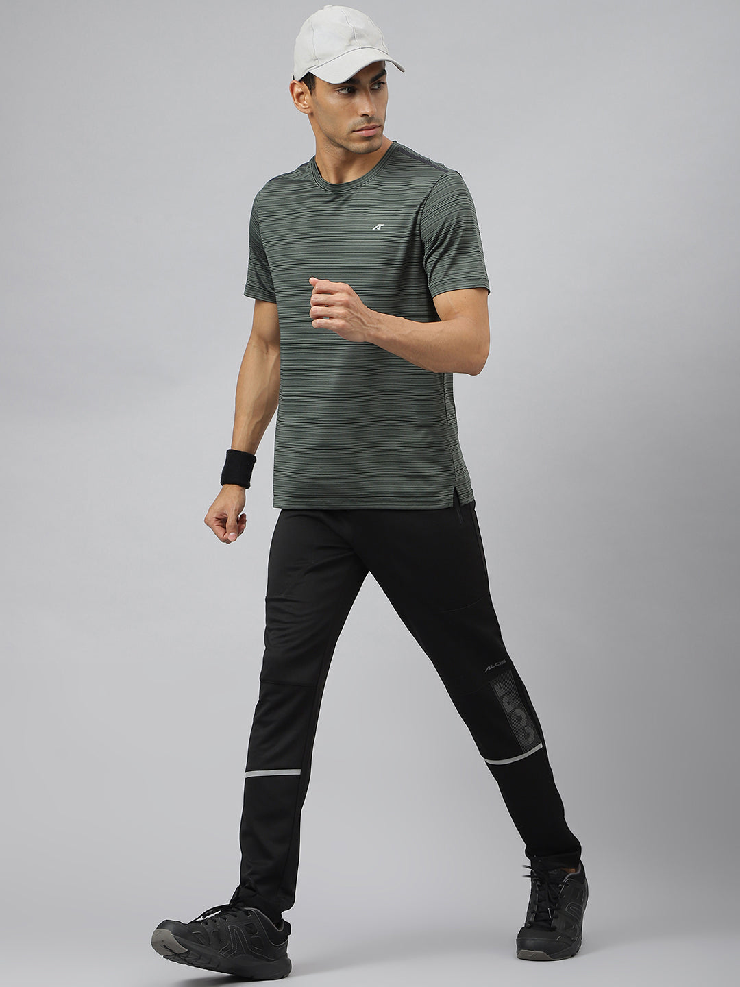 Alcis Men Dark Green Stretch-X Anti-Static Slim-Fit Round Neck Running T-Shirt