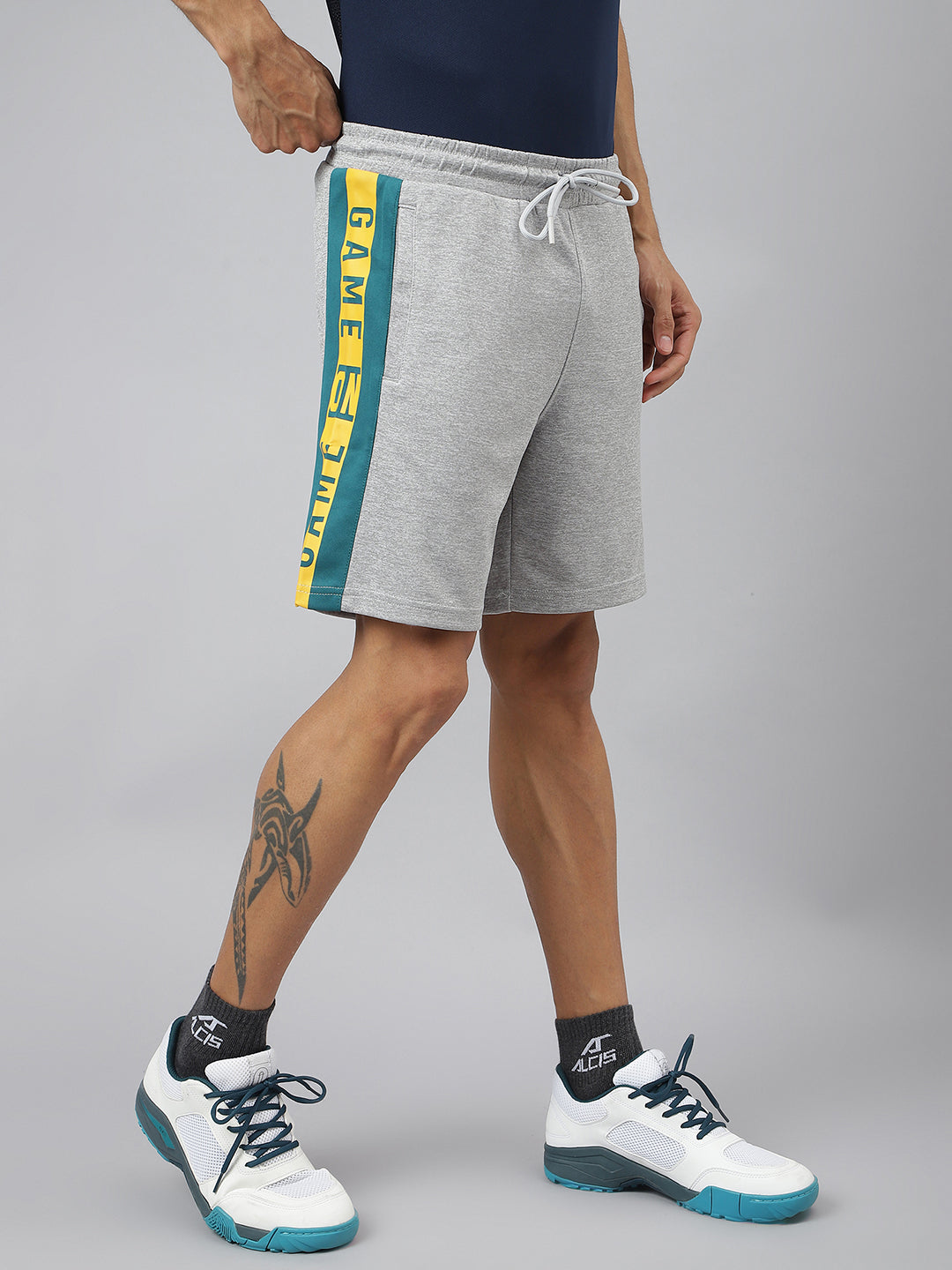 Alcis Men Light Grey Melange Graphic Print Soft-Touch Slim-Fit Athleisure Shorts