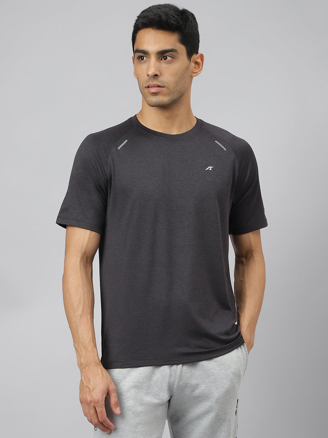 Alcis Men Black & Dark Grey Soft-Tech Anti-Static Slim-Fit Athleisure T-Shirt