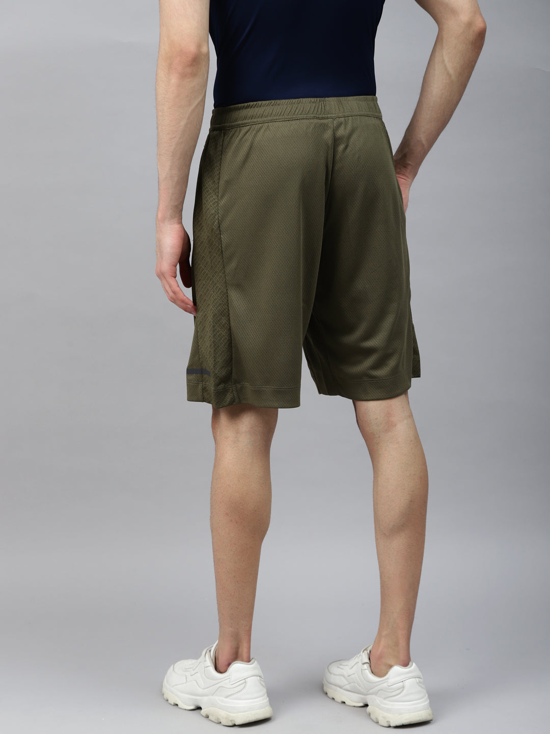 Alcis Men Olive Green Solid Dry-Tech Slim Fit Training Sports Shorts