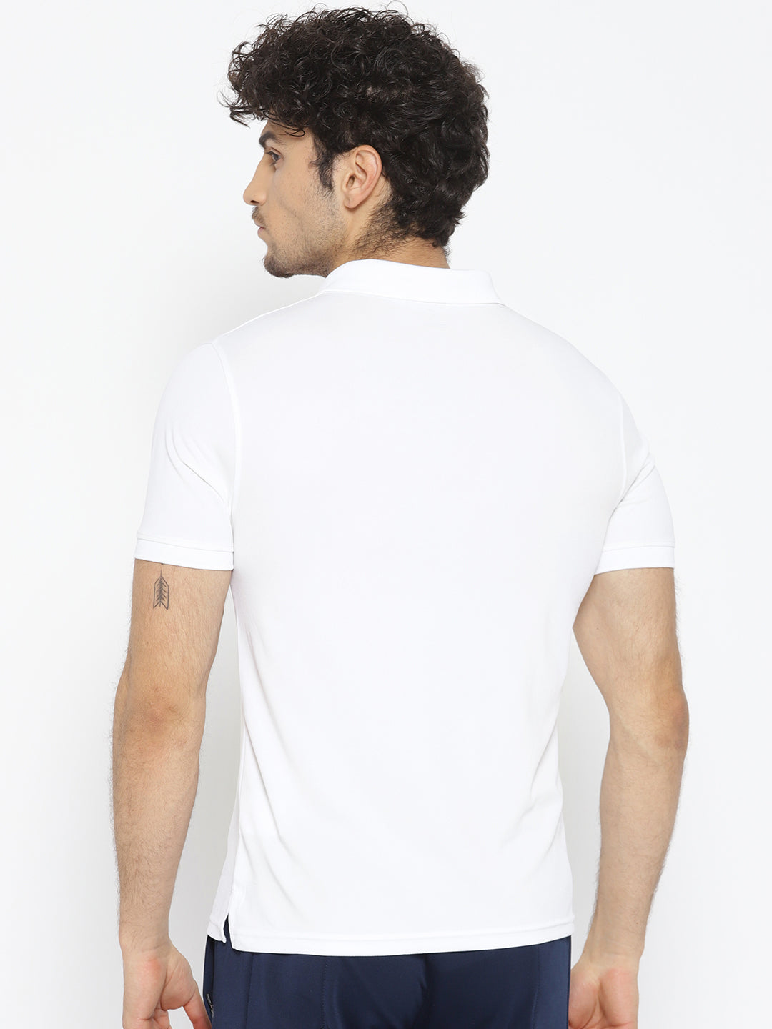 Alcis Men White Solid Polo Collar T-shirt