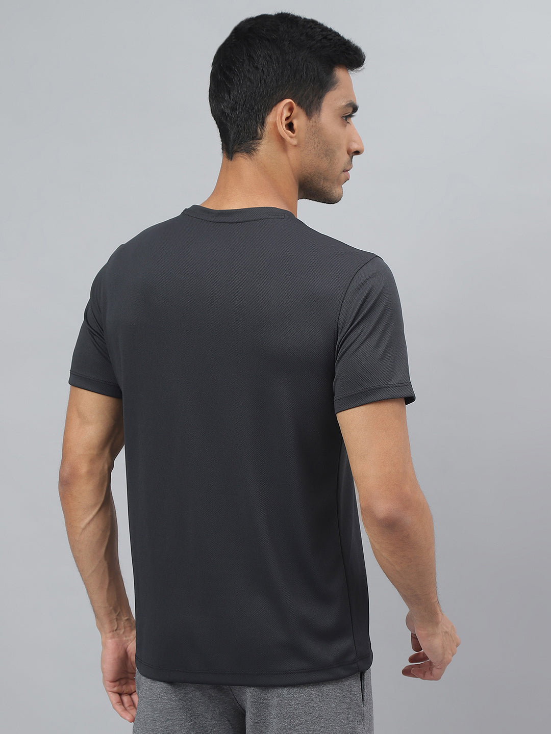 Alcis Men Printed Black Anti-Static Slim-Fit Round Neck Training T-Shirt