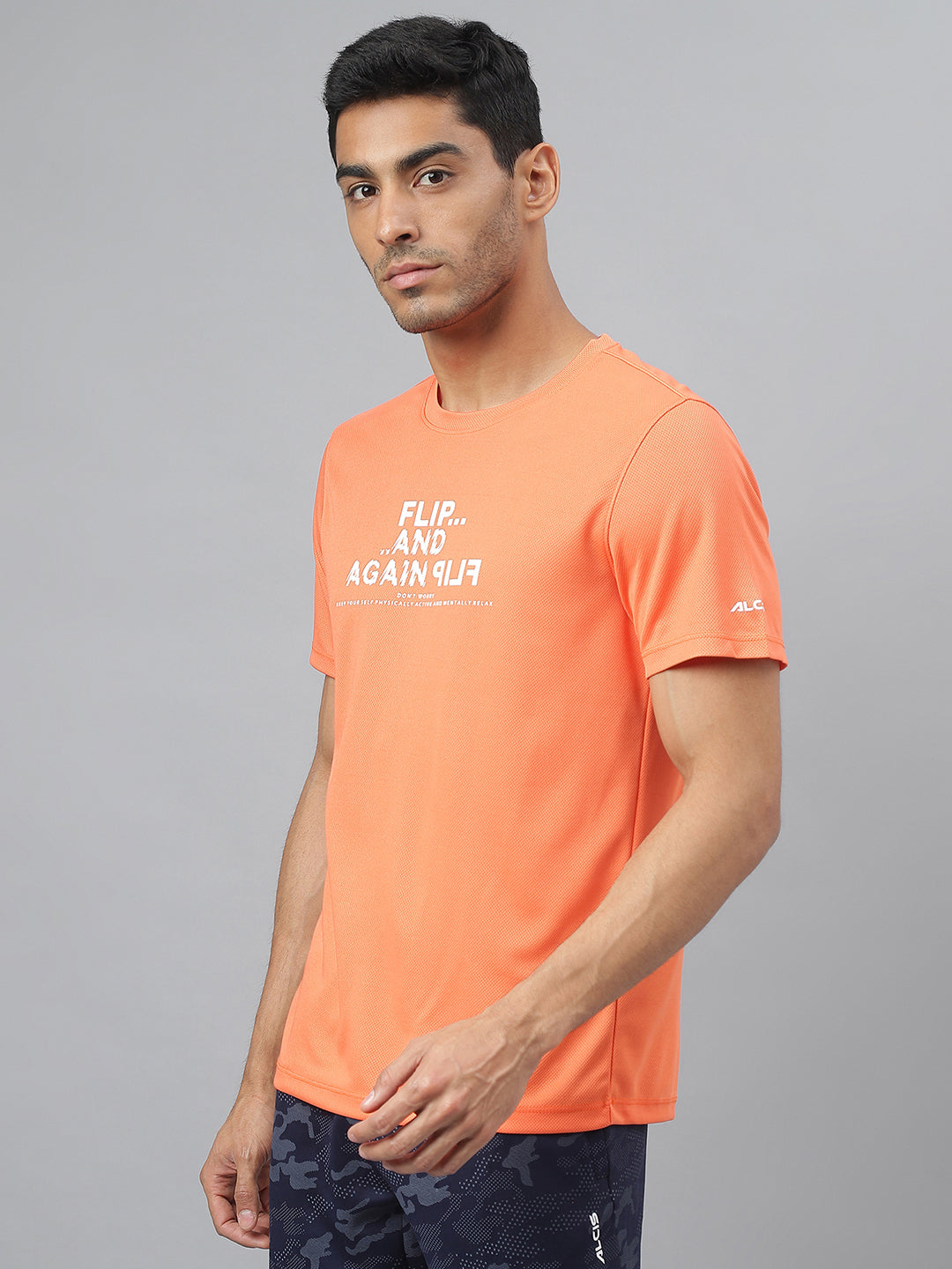 Alcis Men Printed Orange Anti-Static Slim-Fit Round Neck Training T-Shirt