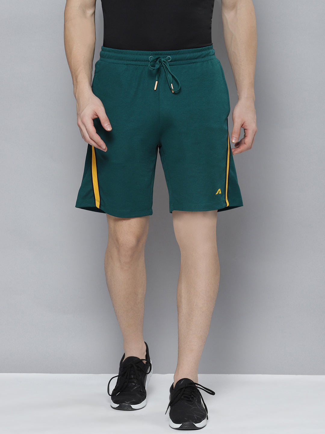 Alcis Men Green Solid Shorts