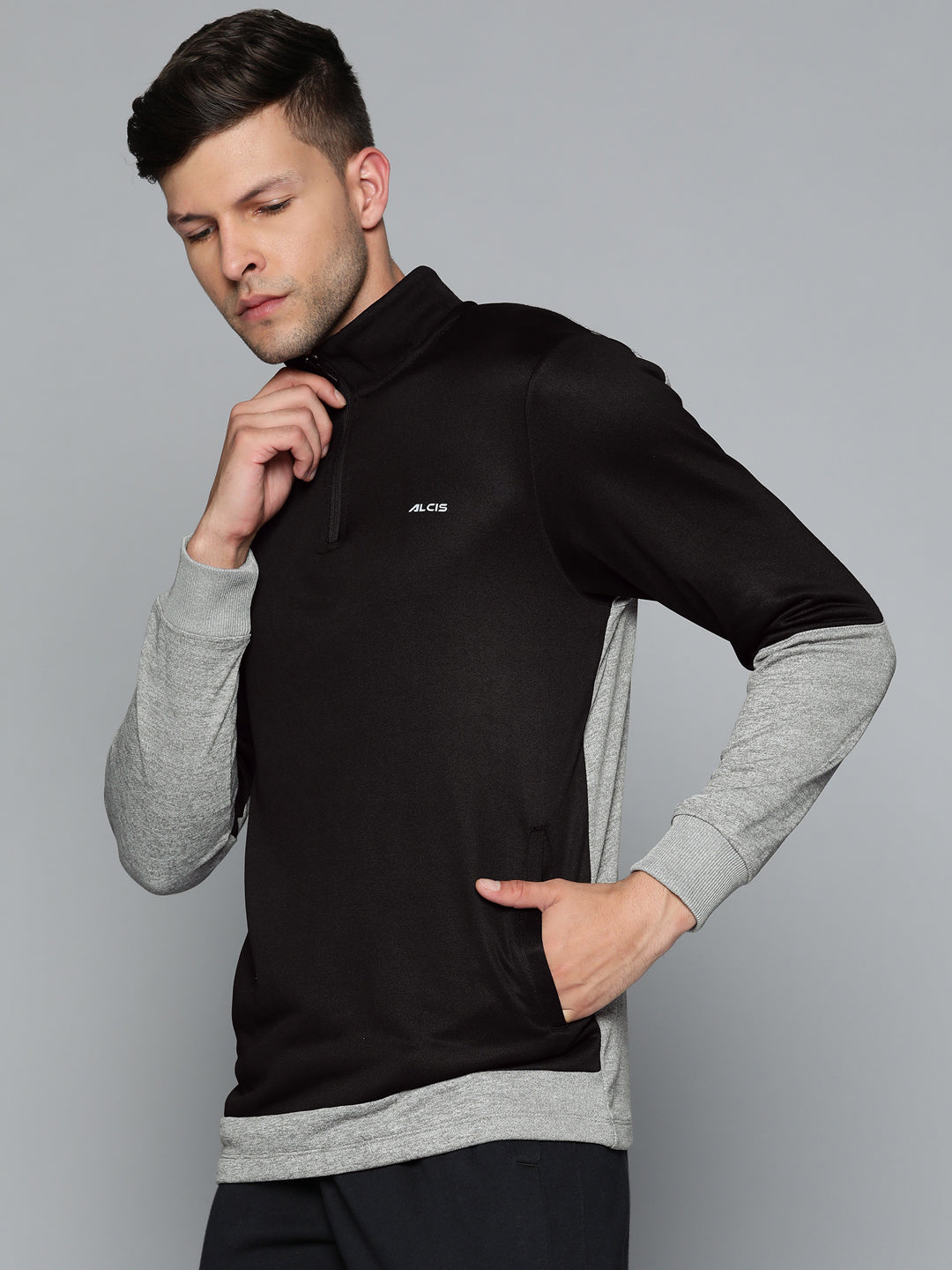 Alcis Men Black Grey Colourblocked Sweatshirt