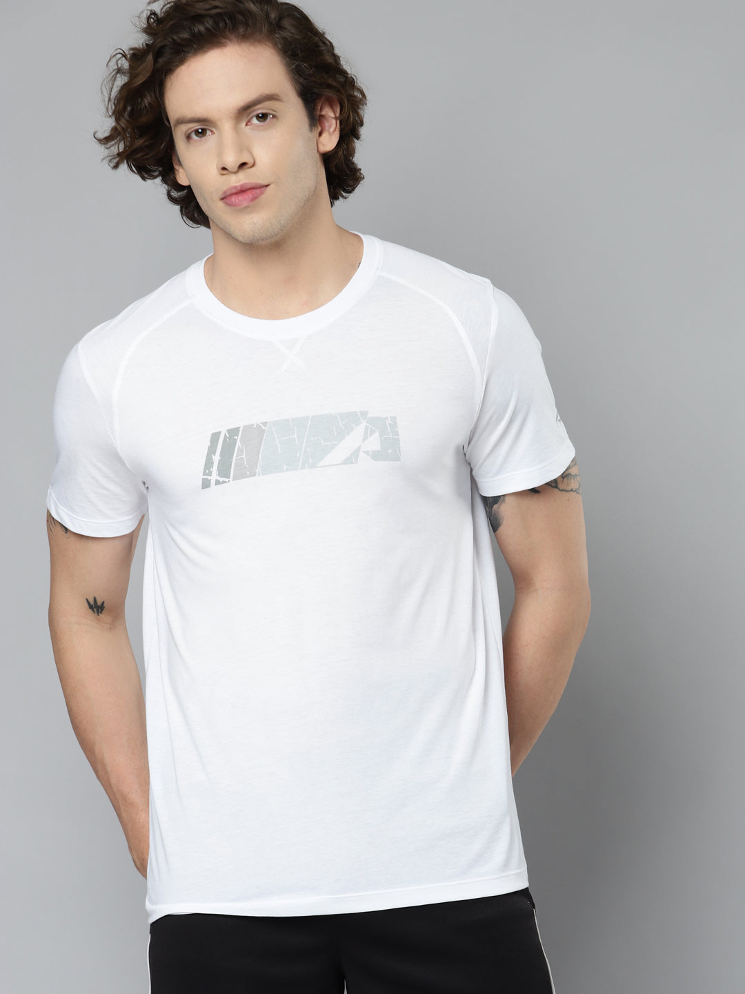Alcis Men White Typography Printed Slim Fit Running T-shirt