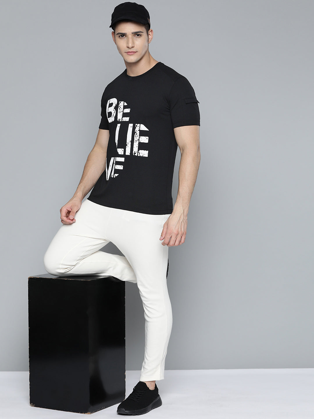 Alcis Men Black  White Typography Printed T-shirt