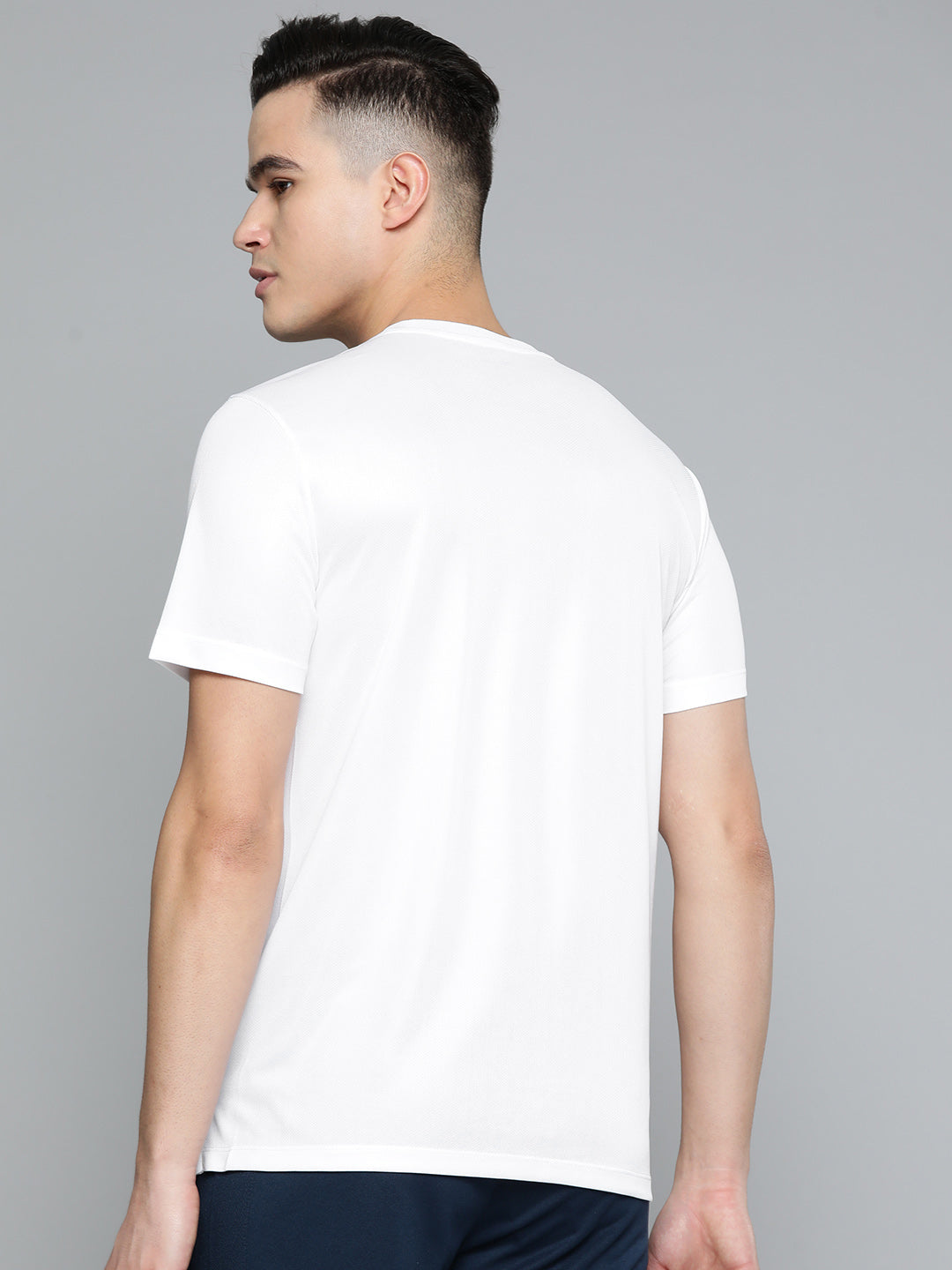 Alcis Men White GreyPrinted Slim Fit Sports T-shirt