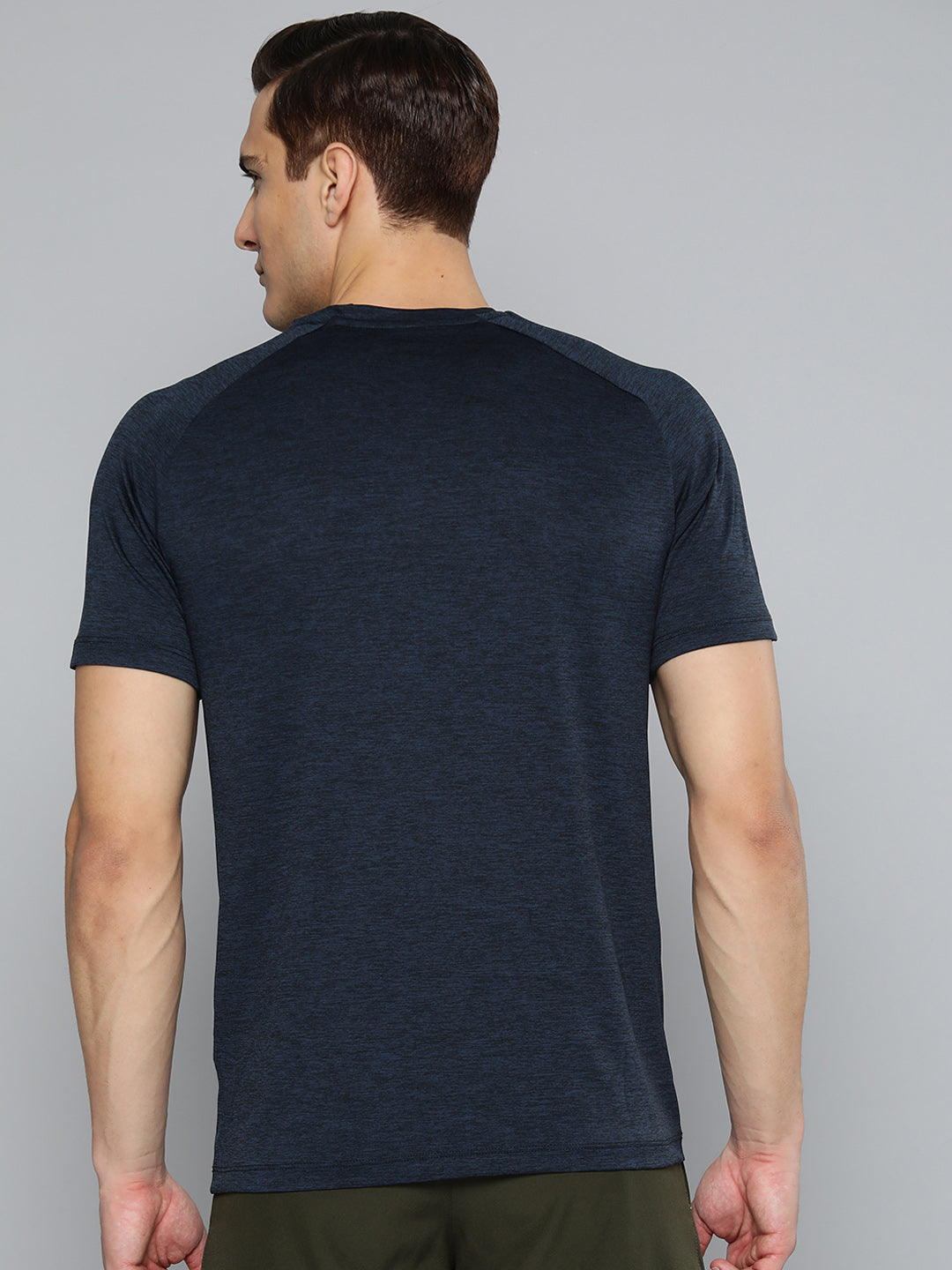 Alcis Men Navy Blue Black Colourblocked Slim Fit T-shirt