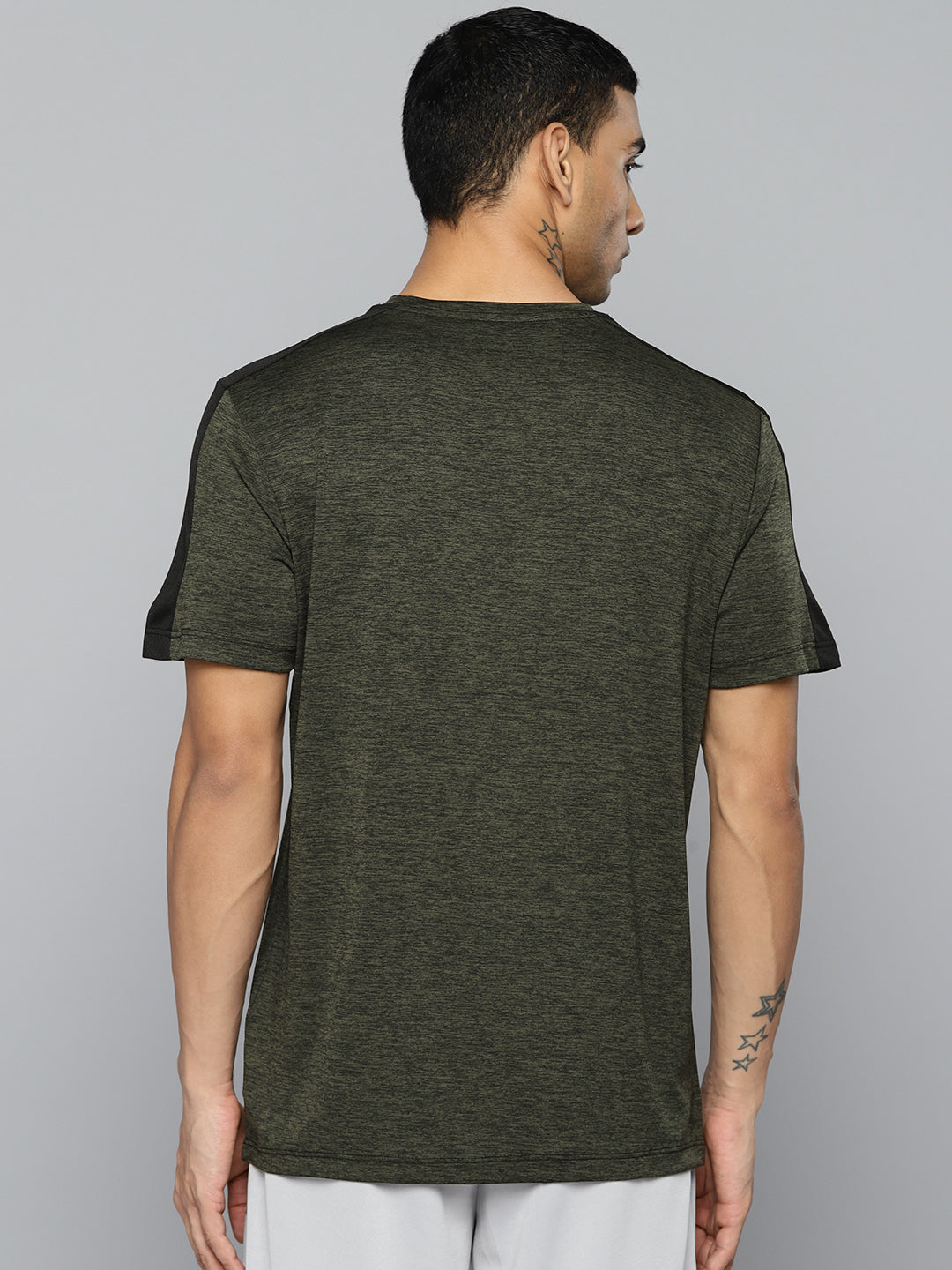 Alcis Men Olive Green Solid Slim Fit T-shirt
