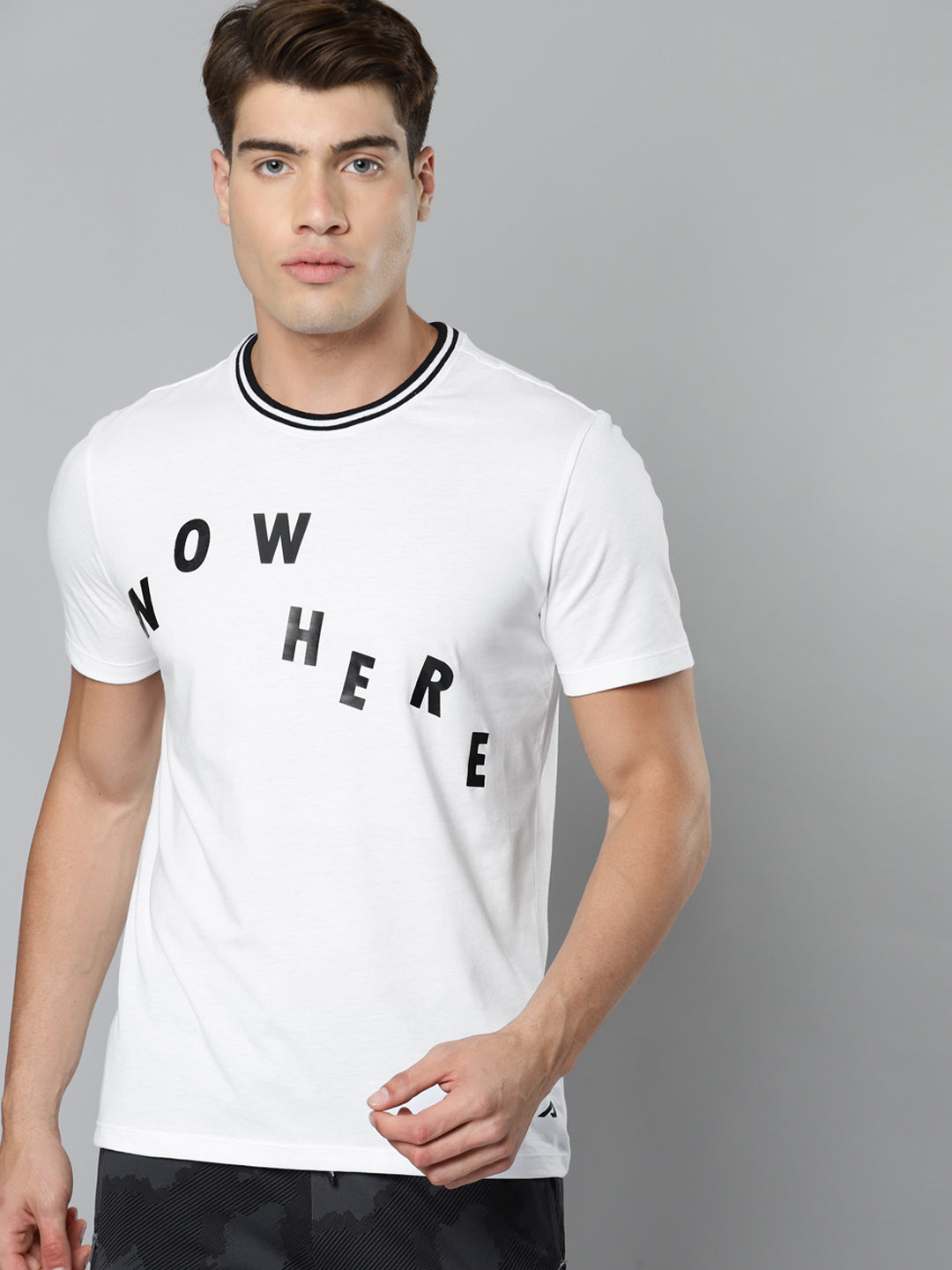 Alcis Men White  Black Typography Printed Slim Fit Running T-shirt