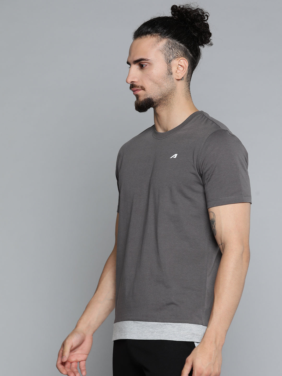 Alcis Men Grey  White Printed Slim Fit Training or Gym T-shirt