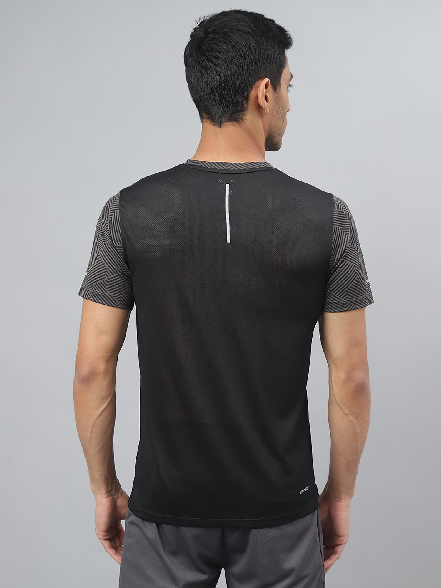 Alcis Men Dark Grey Drytech+ Anti-Static Slim-Fit Round Neck Running T-Shirt