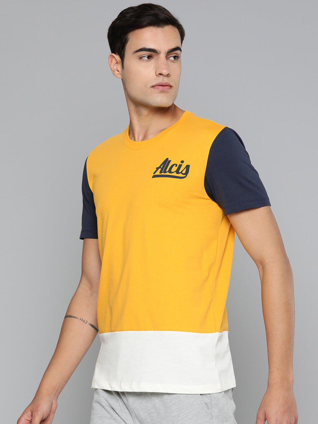 Alcis Men Yellow White Colourblocked Dry Tech Slim Fit Sports T-shirt