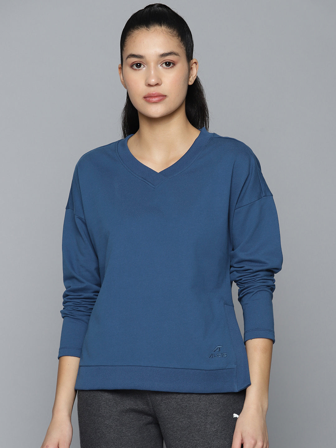 Alcis Women Blue Solid Sweatshirt
