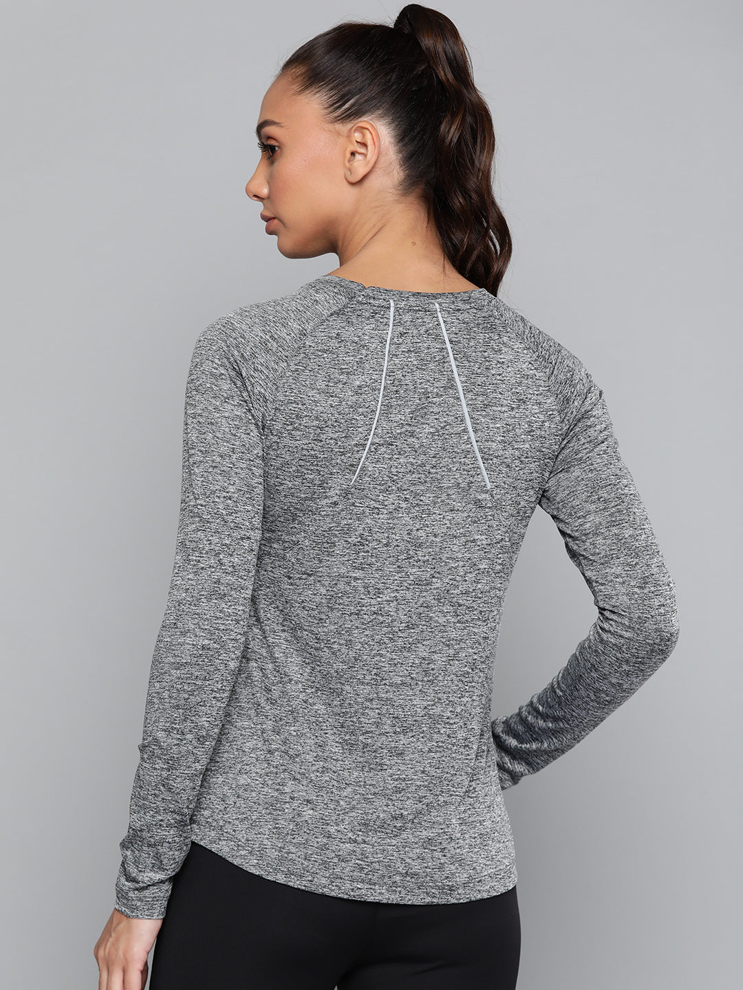 Alcis Women Grey Slim Fit Training or Gym T-shirt