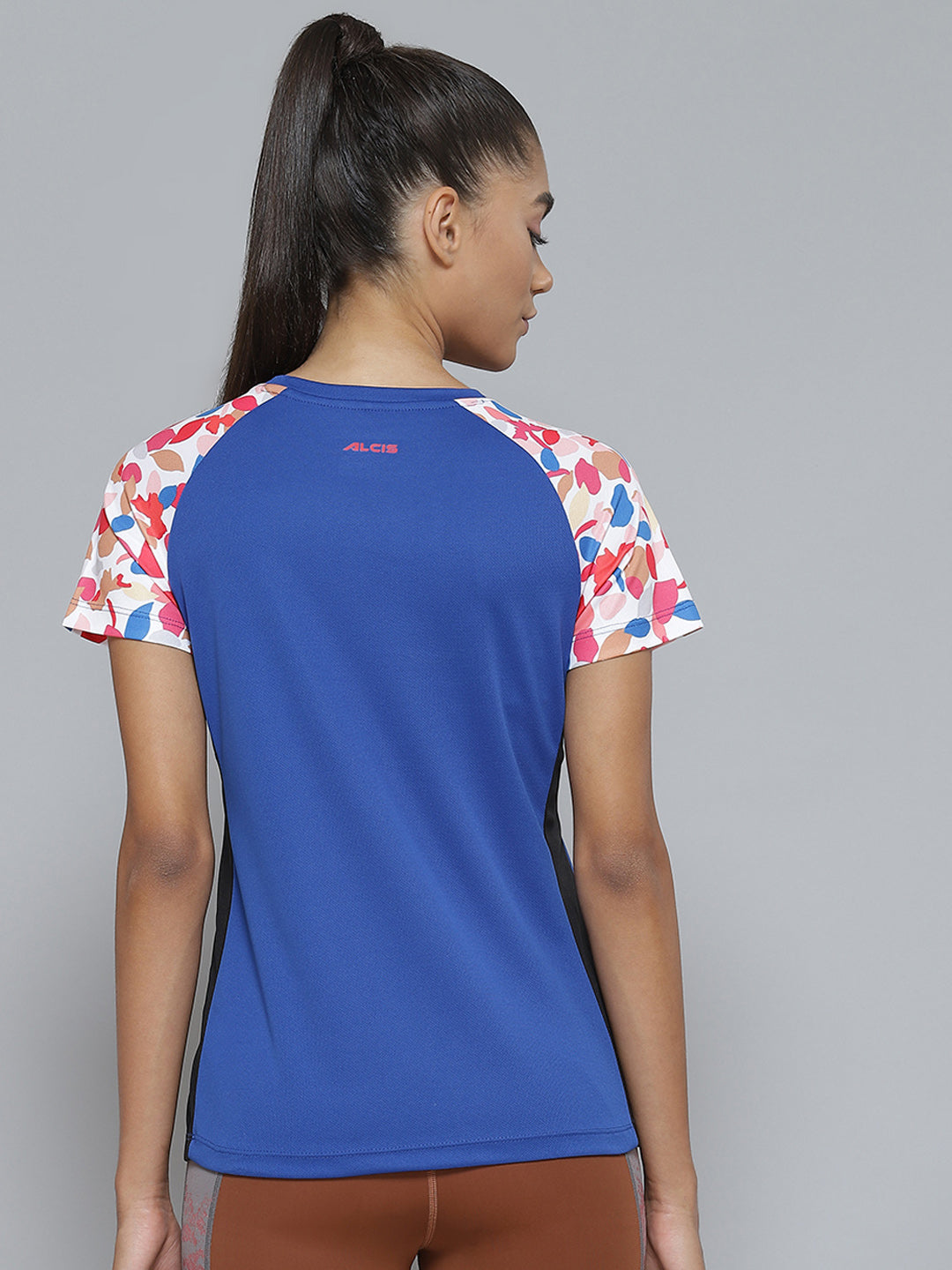 Alcis Women Blue  Pink Printed Slim Fit Sports T-shirt