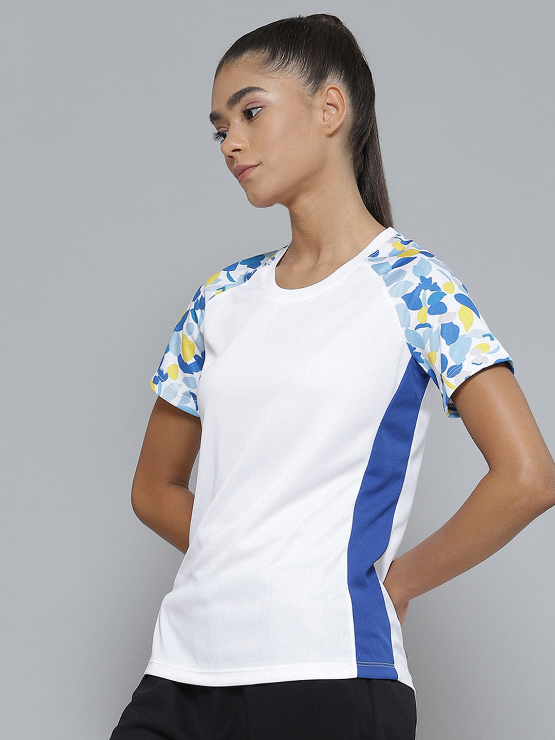 Alcis Women White  Blue Printed Slim Fit Sports T-shirt