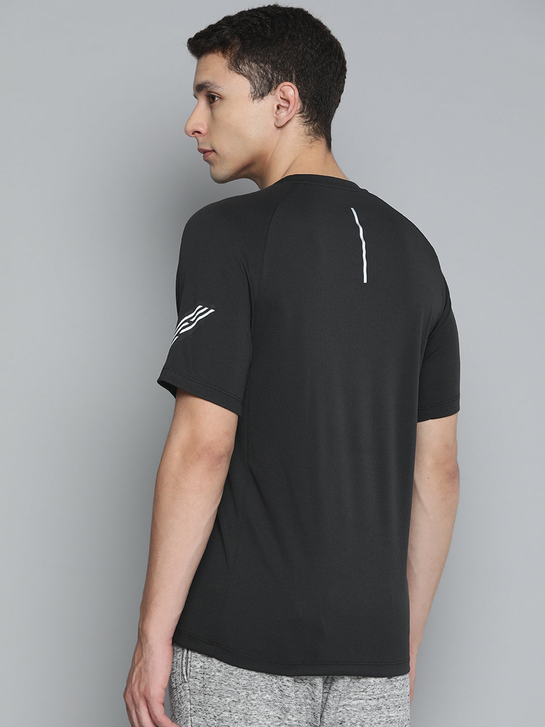 Alcis Men Black Brand Logo Printed Slim Fit T-shirt