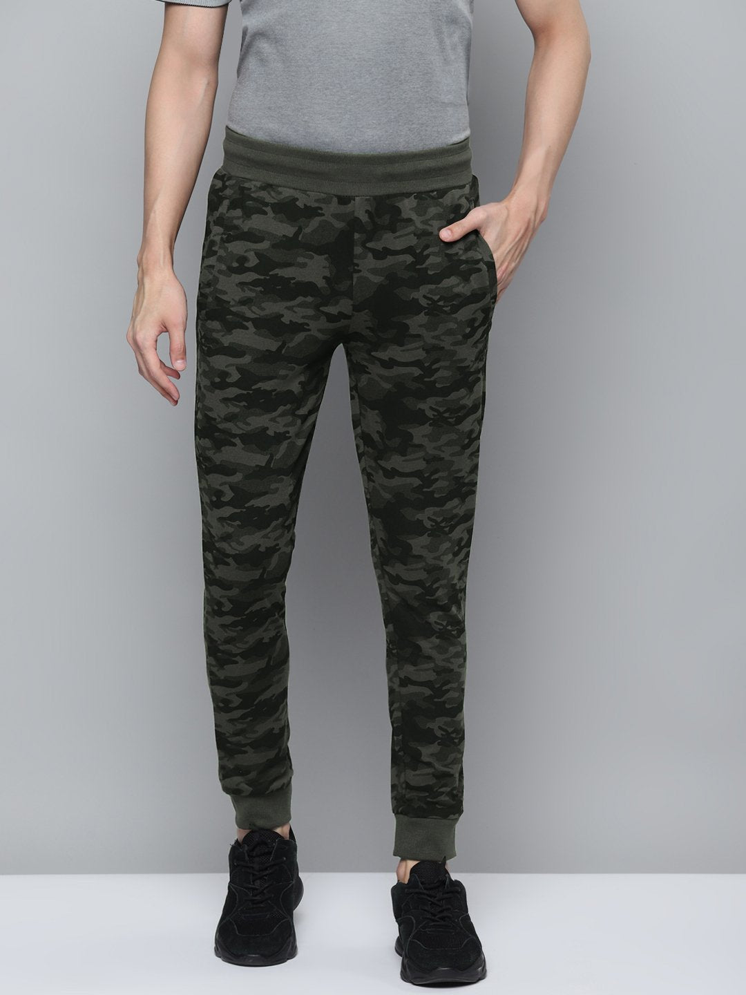 Alcis Men Olive Green Camouflage Printed Joggers