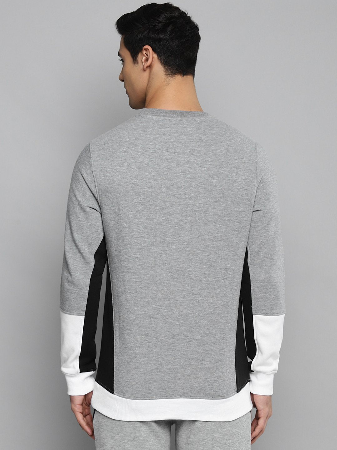 Alcis Men Grey Melange & White Colourblocked Sweatshirt