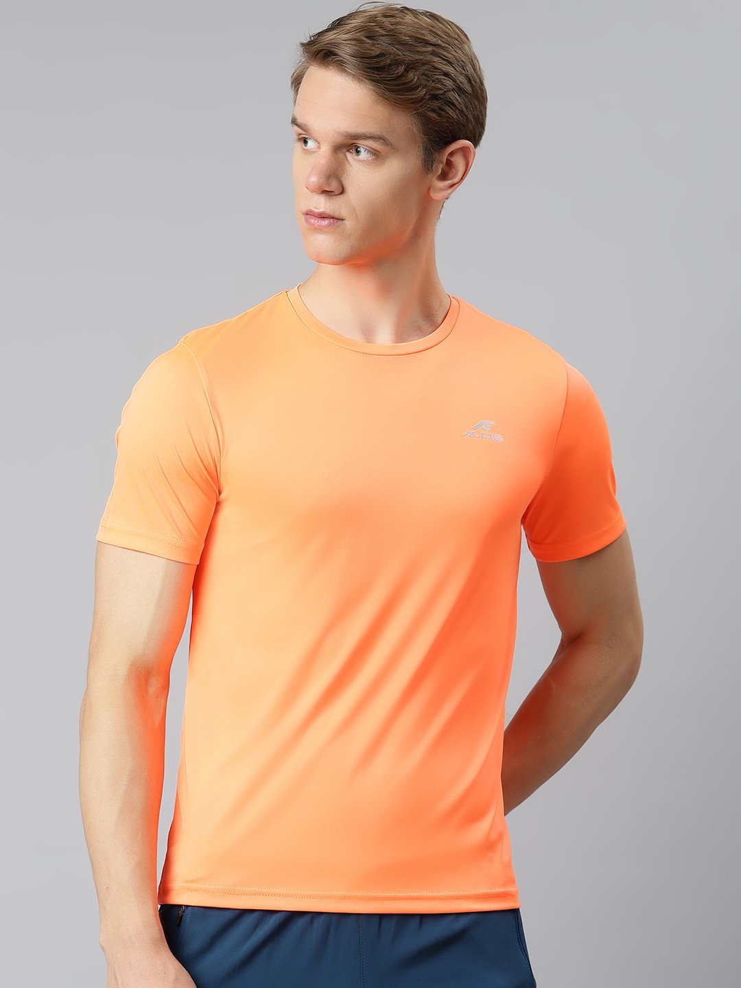 Alcis Men Orange Solid Slim Fit T-shirt
