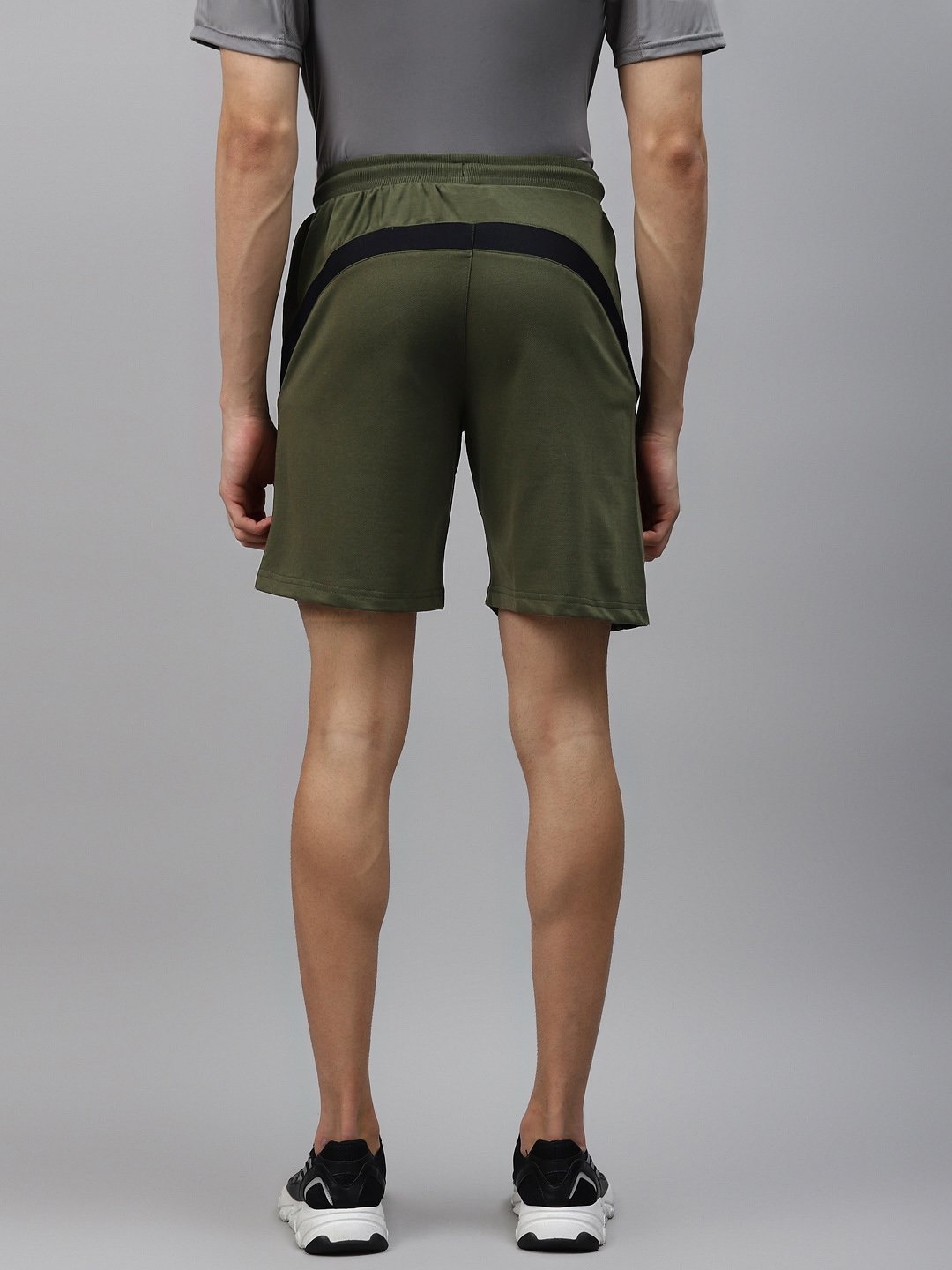 Alcis Men Olive Green Solid Regular Fit Sports Shorts-S