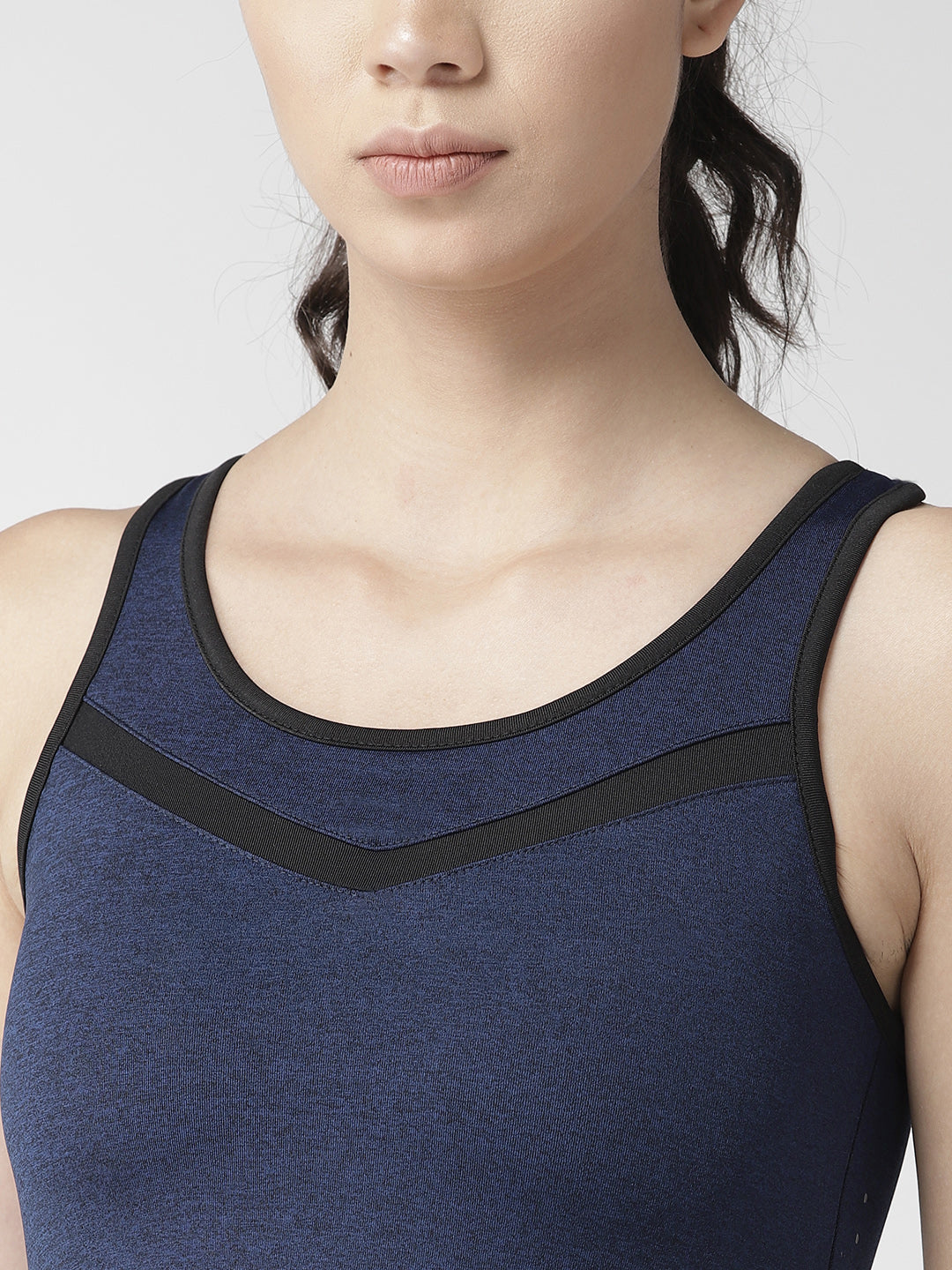 Alcis Women Navy Blue Solid Non-Wired Lightly Padded Running Sports Bra