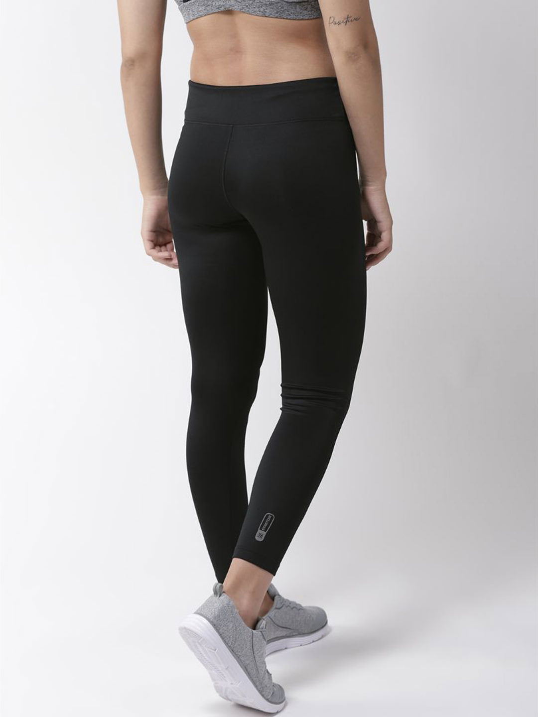 Alcis Women Black Solid Cropped Training Tights