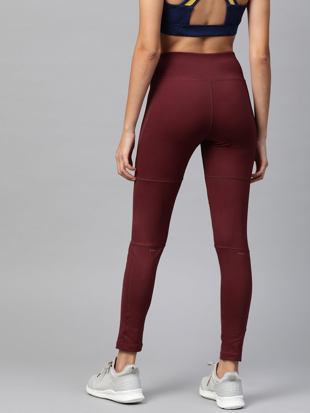 AlcisWomen Maroon Solid Cropped Tights
