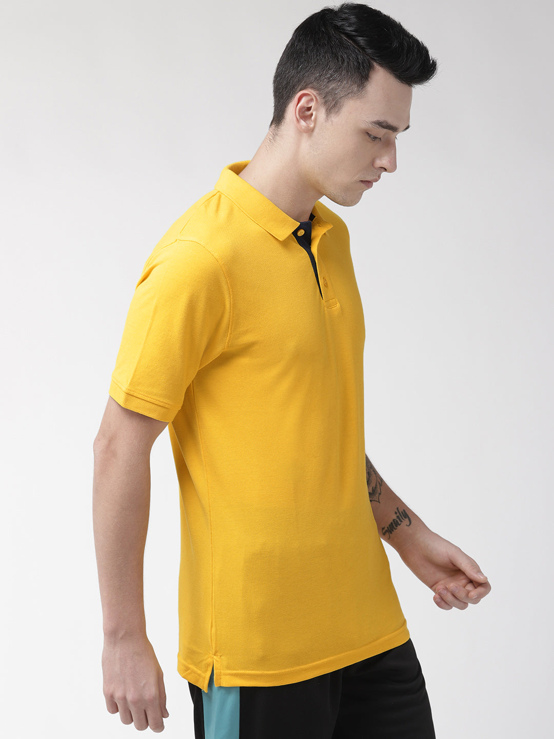 Alcis Men Solid Yellow Tshirts