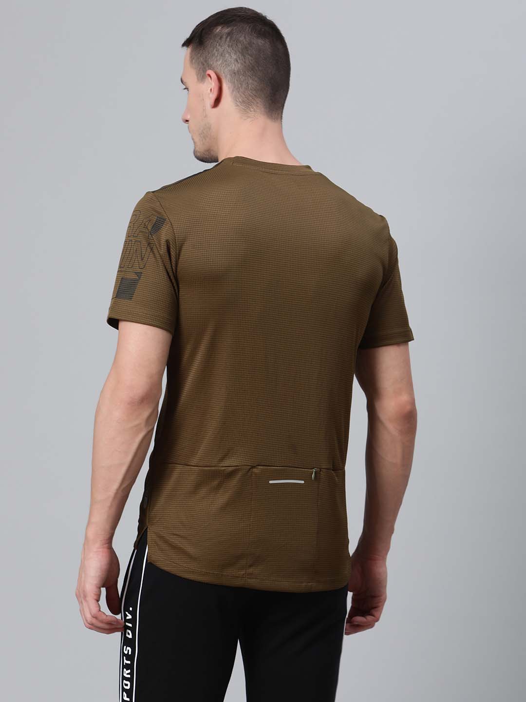 Alcis Men Olive Green Self Checked Round Neck Training T-shirt