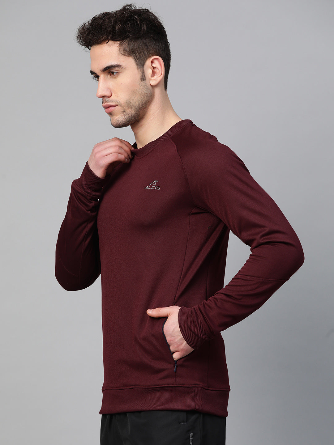 Alcis Men Burgundy Solid Training Sweatshirt with Printed Detail