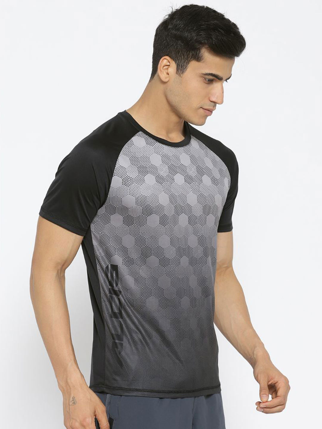 Alcis Men Black Grey Printed Round Neck Running T-shirt