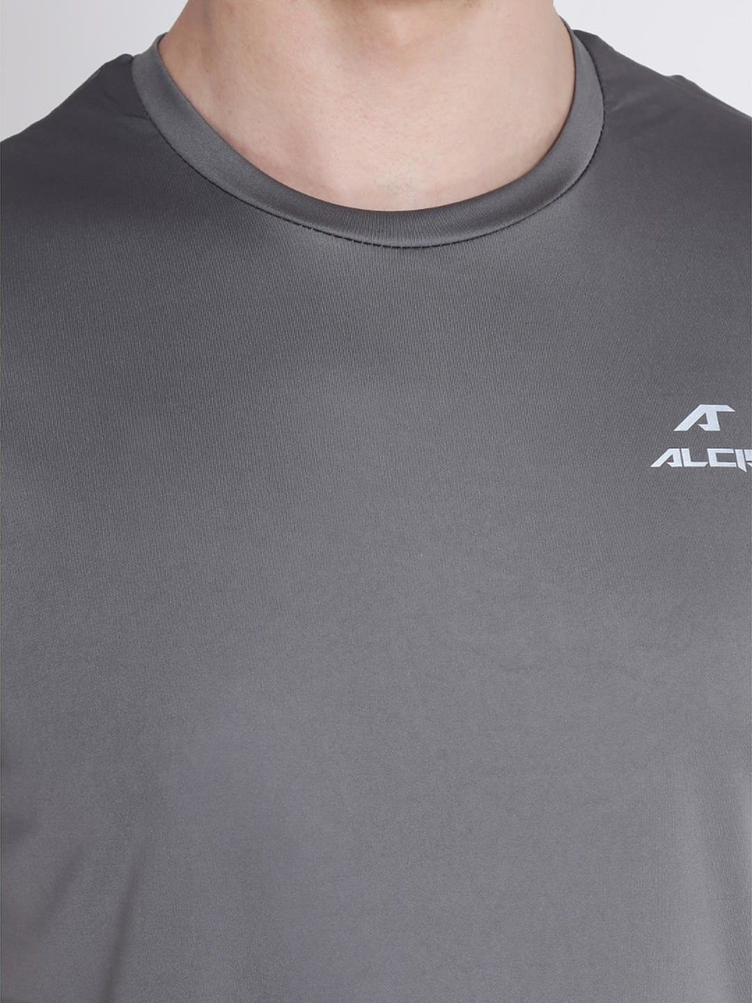 Alcis Men Charcoal Grey Solid Slim Fit Round Neck Wonder T-shirt