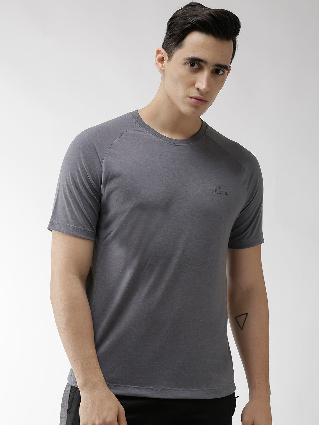 Alcis Men Charcoal Grey Solid Round Neck Slim Fit Training T-shirt