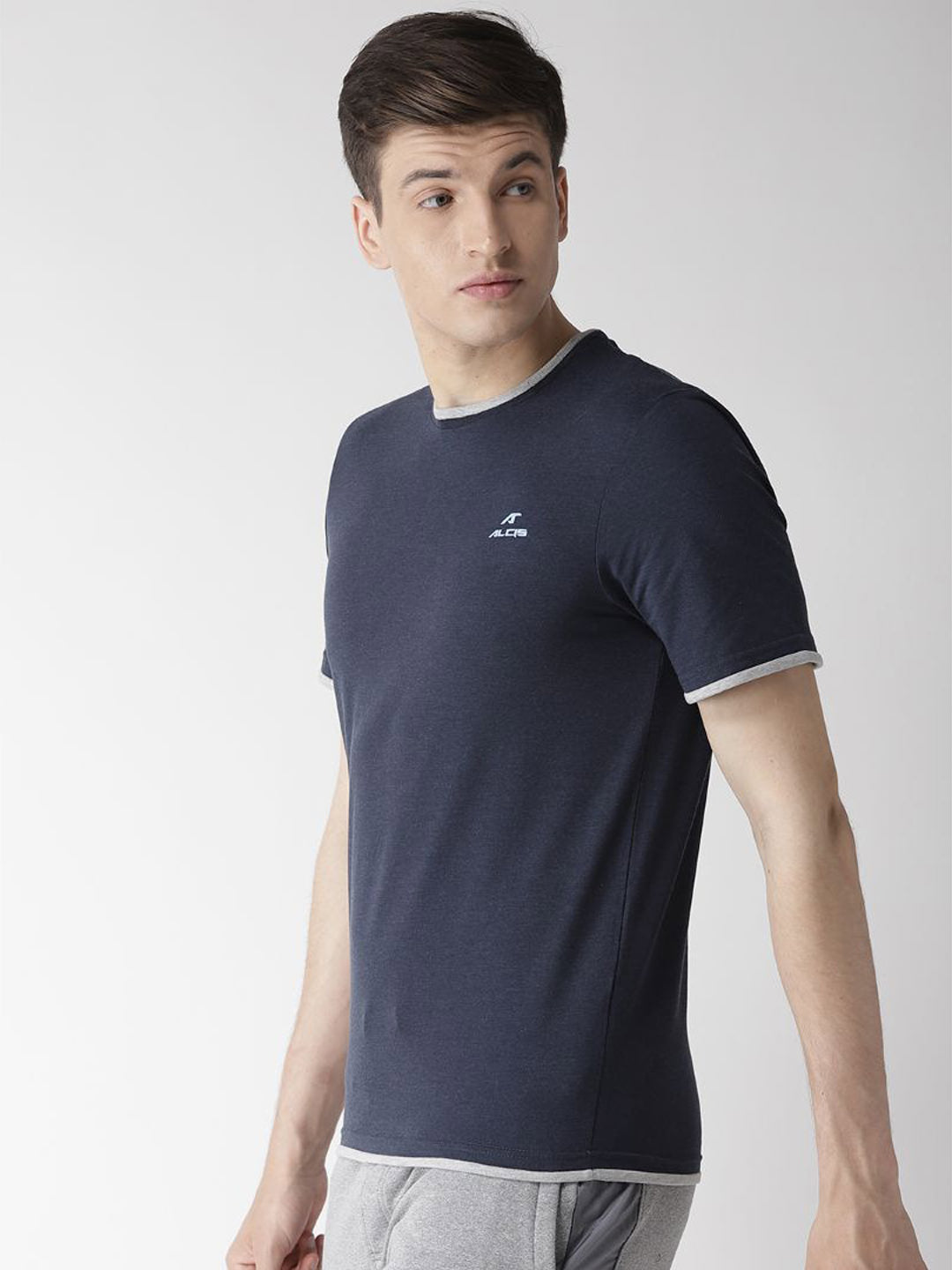 Alcis Men Navy Blue Solid Round Neck T-shirt