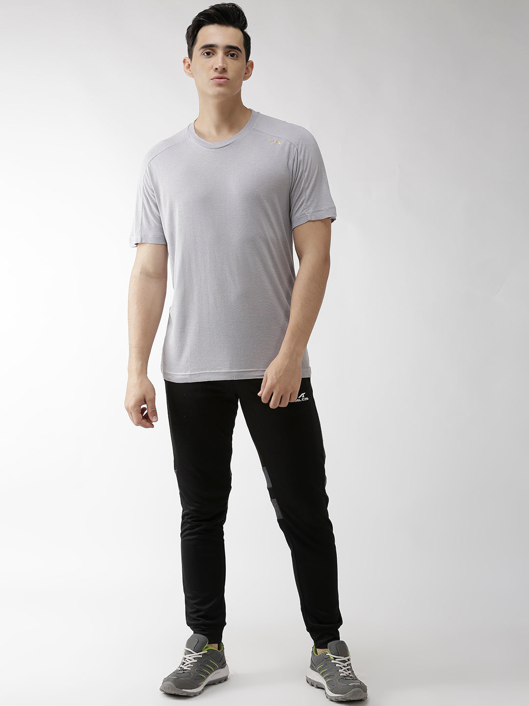 Alcis Men Grey Solid Round Neck Yoga T-shirt