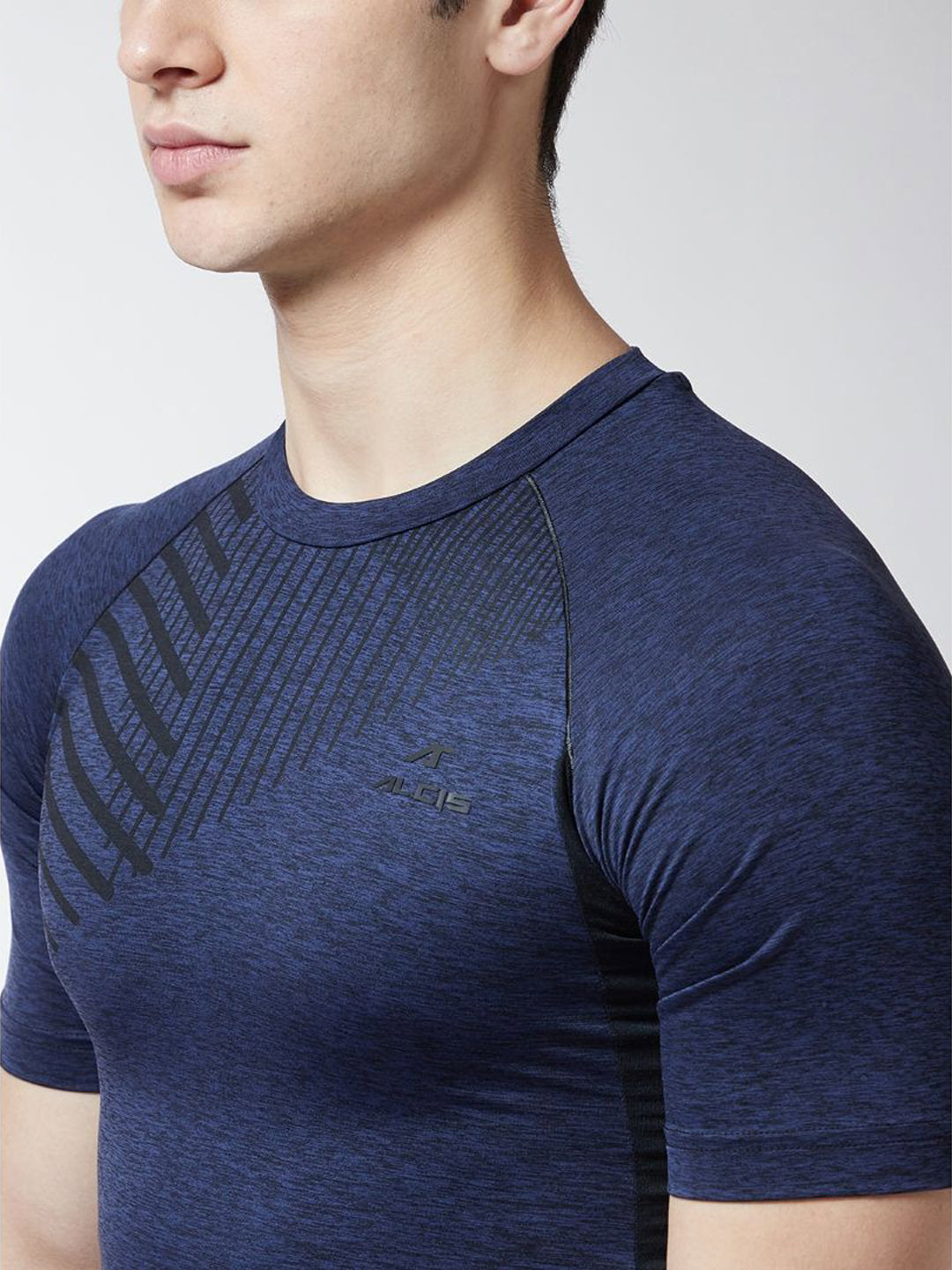 Alcis Men Navy Blue  Black Printed Detail Round Neck Training T-shirt