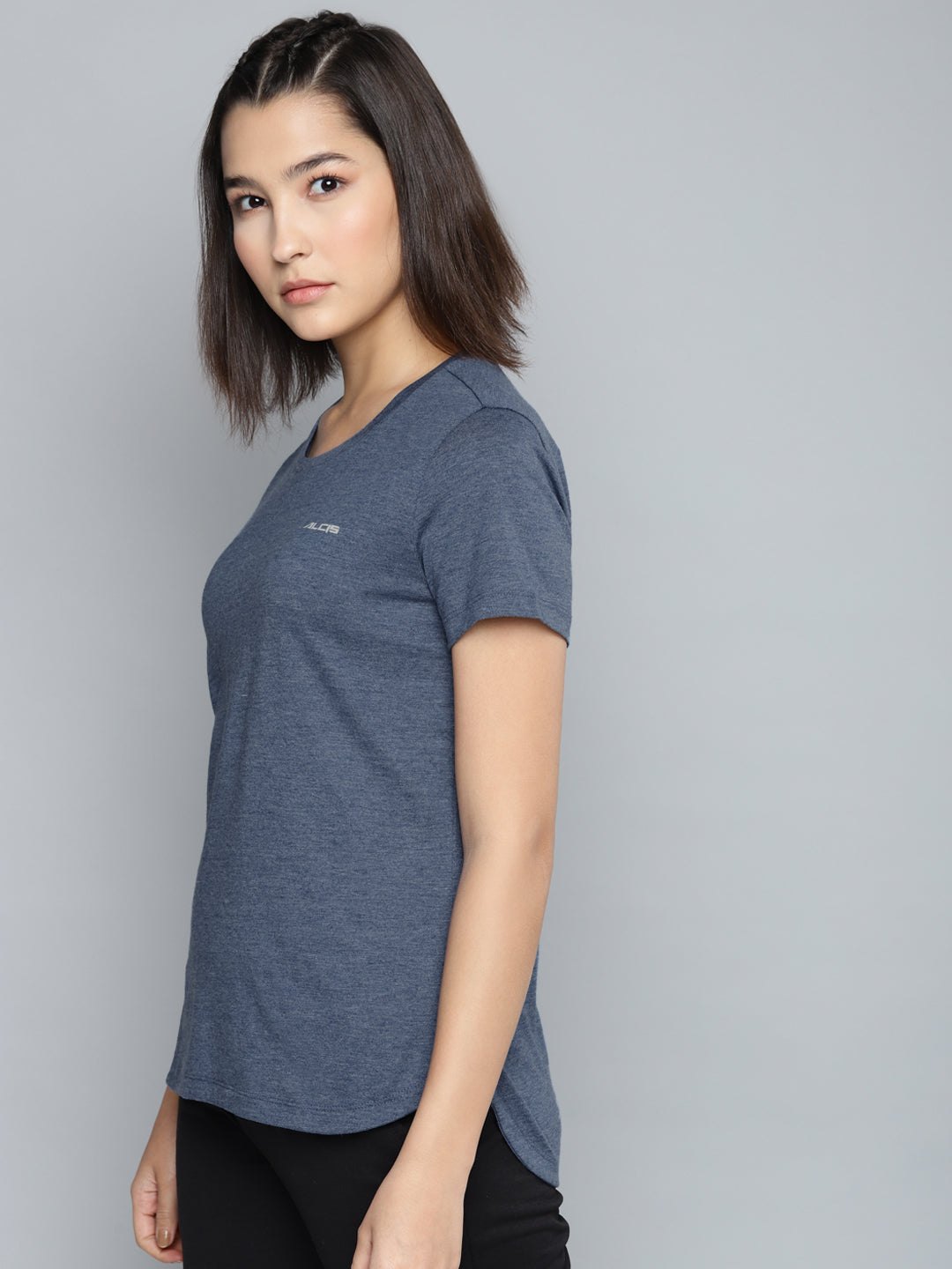 Alcis Women Navy Blue Slim Fit Solid Round Neck T-shirt