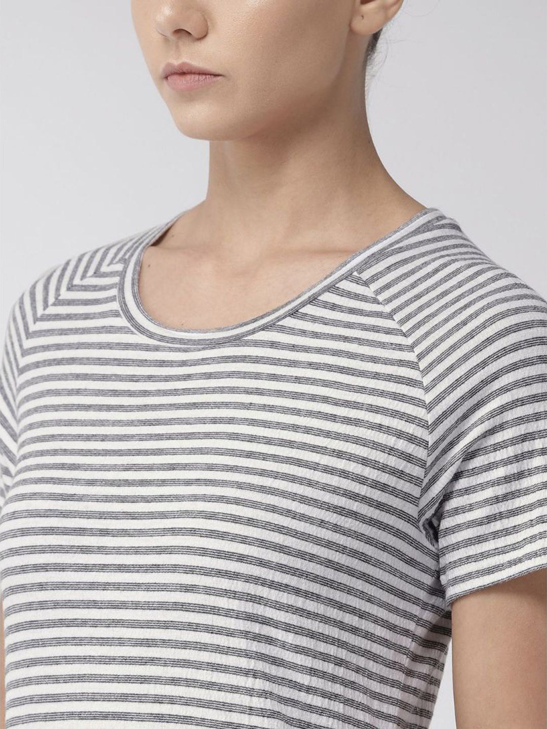 Alcis Women Black  Off-White Striped Round Neck T-shirt